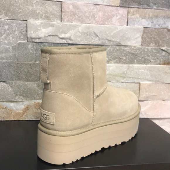UGG Women's Classic Mini Platform Boot - Picture 6 of 8